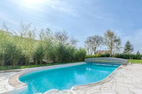 Blue Villa near Disneyland Paris